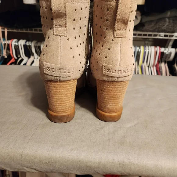 Sorel Joan Uptown Bootie Stud - Picture 3 of 9